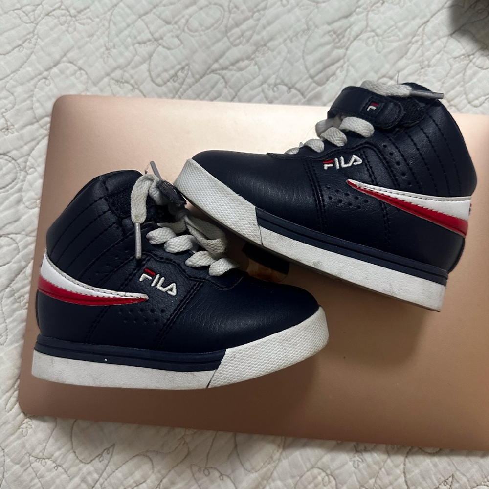 Fila Kids Navy Sneakers size 7c